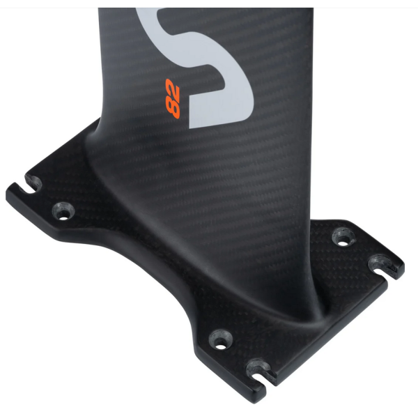 one_lock_carbon_mast_2